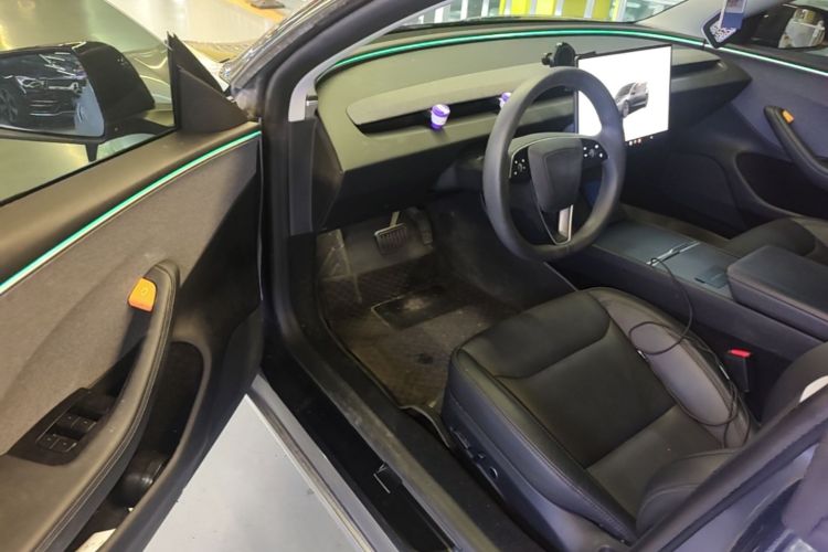 Tesla Model 3 2024 immagine di auto #16