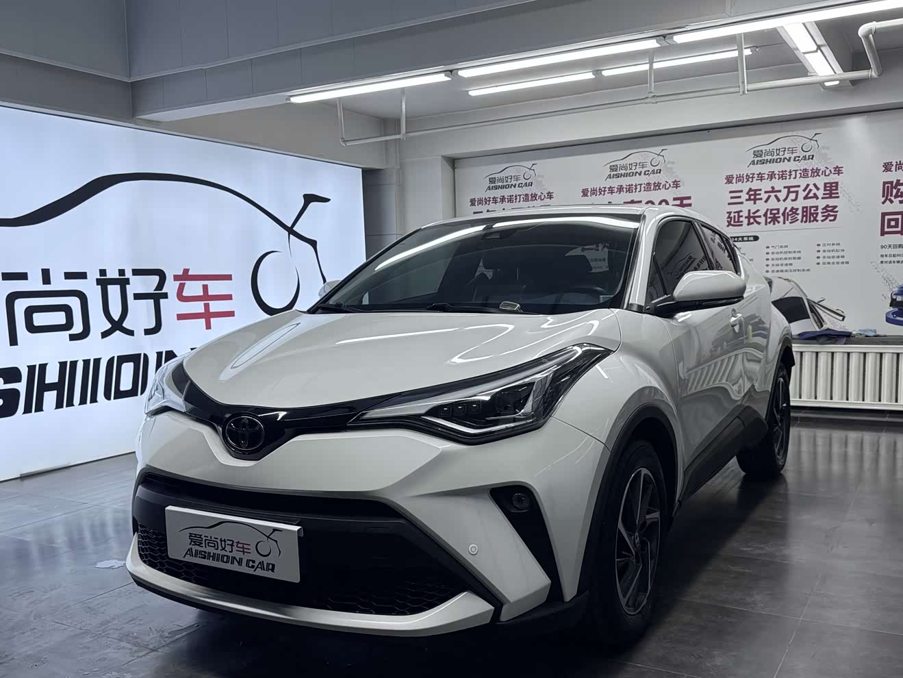 Toyota C-HR 2021 car image 