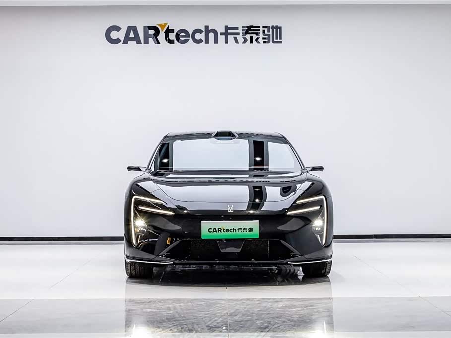 Avatr 06 2025 car image 