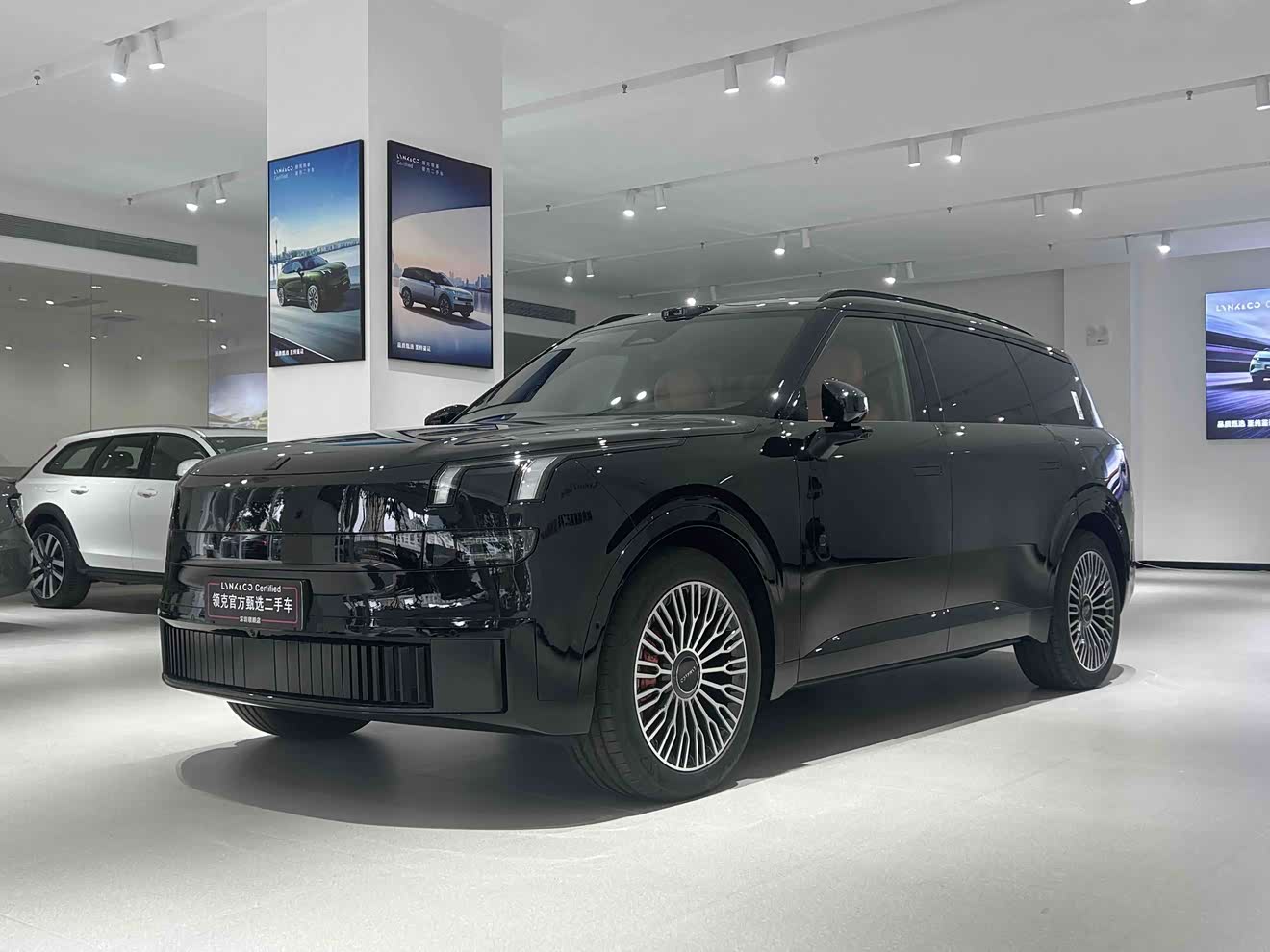 Lynk & Co 900 2025 car image 
