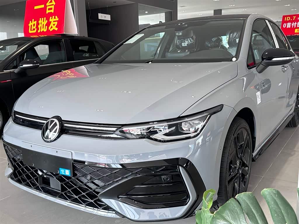 Volkswagen Golf 2025 car image 