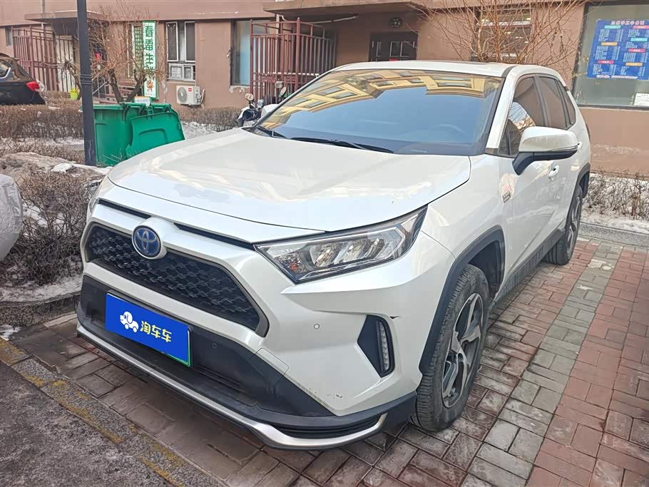 Toyota RAV4 Hybird E+ 2021 immagine di auto 