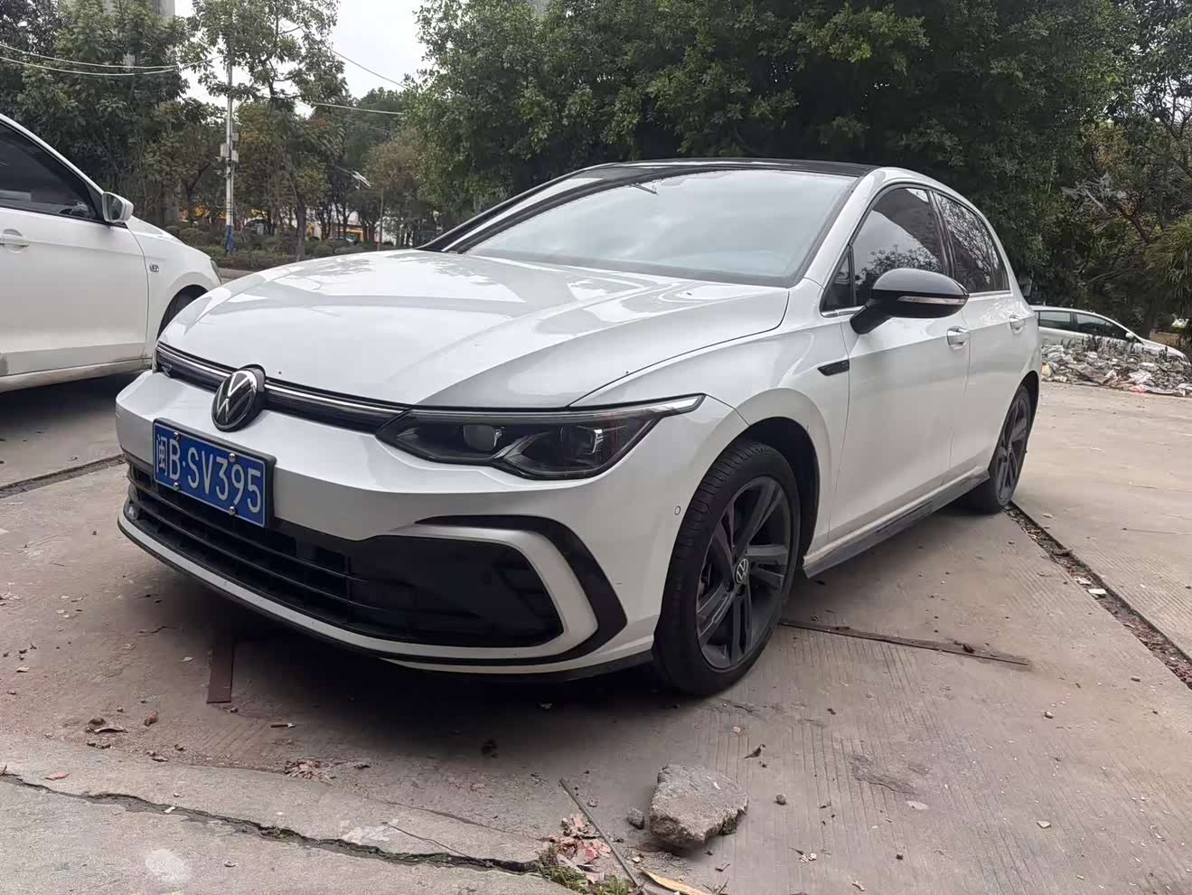 Volkswagen Golf 2023 car image 