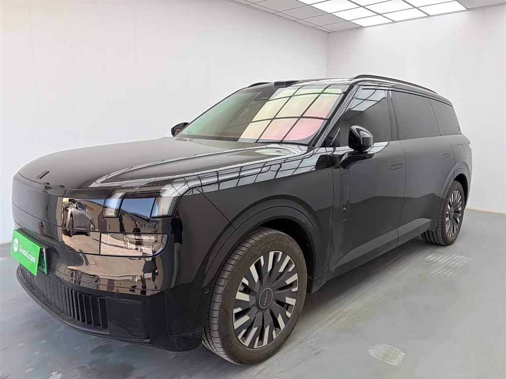 Lynk & Co 900 2025 car image 