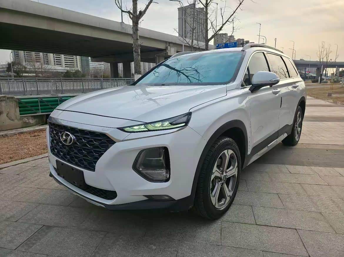Hyundai Santa Fe 2020 car image 