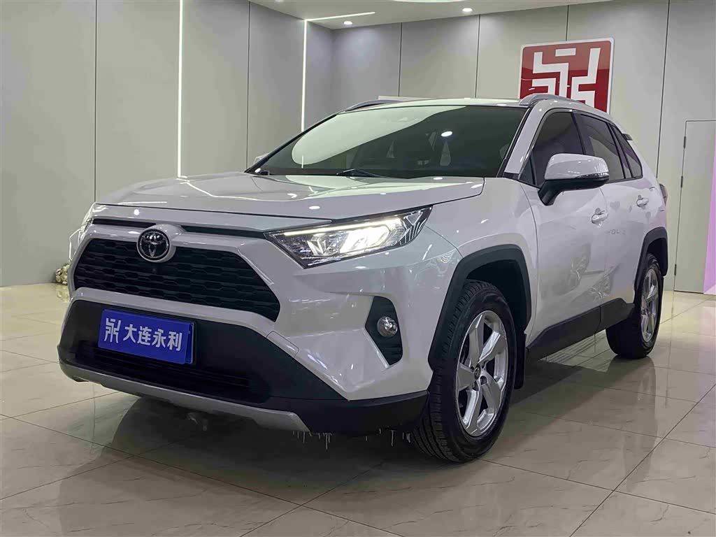 Toyota RAV4 2020 car image 