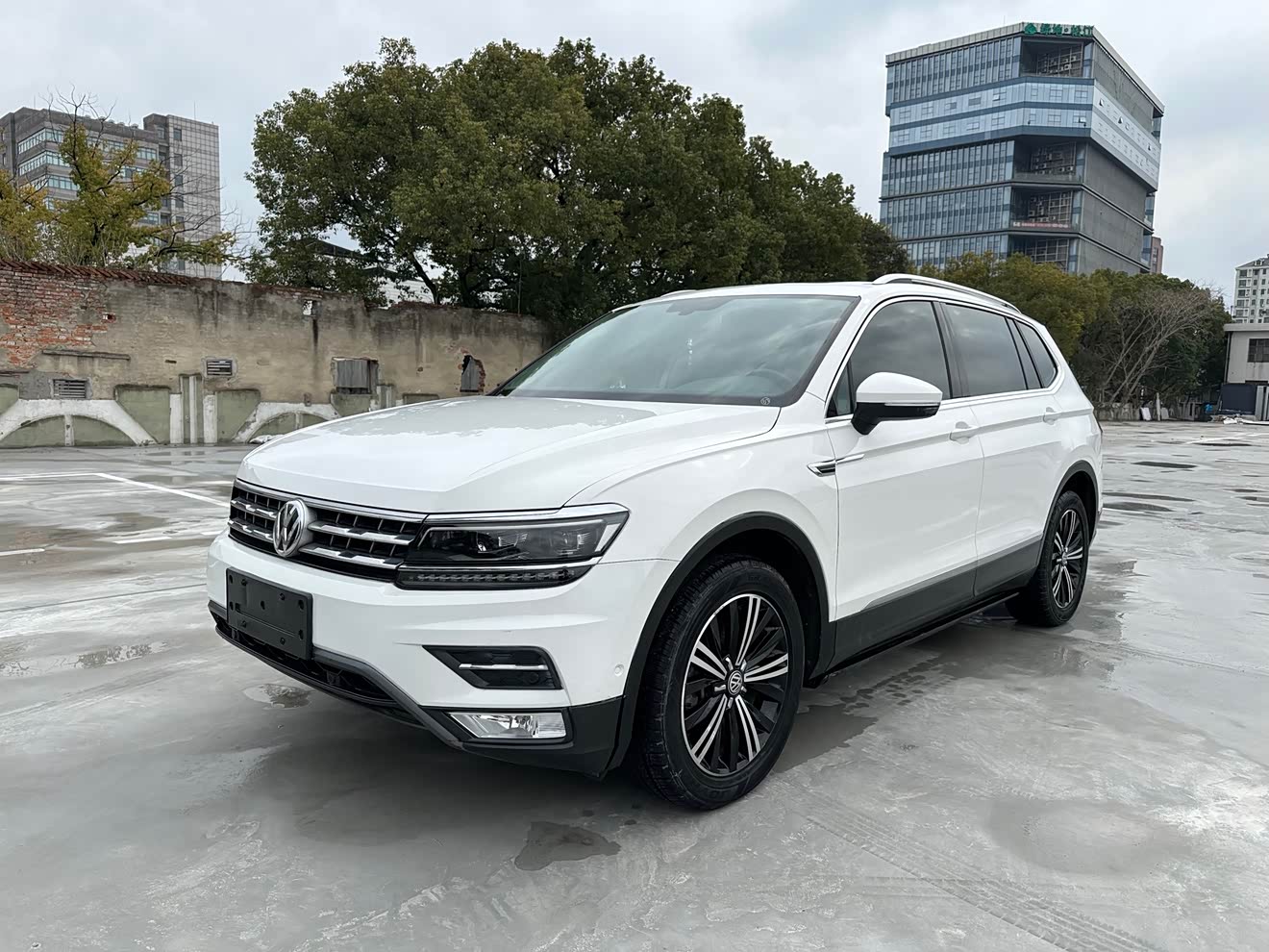 Volkswagen Tiguan L 2017 car image 