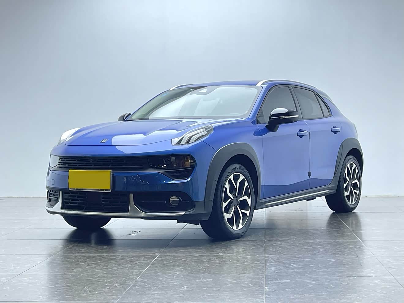Lynk & Co 02 2018 Lynk & Co 02 2018 car image