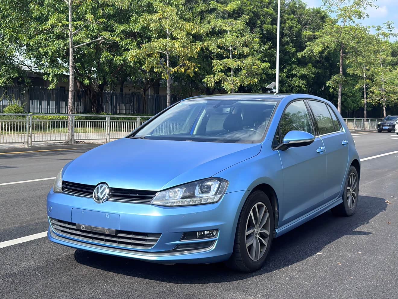 Volkswagen Golf 2016 car image 