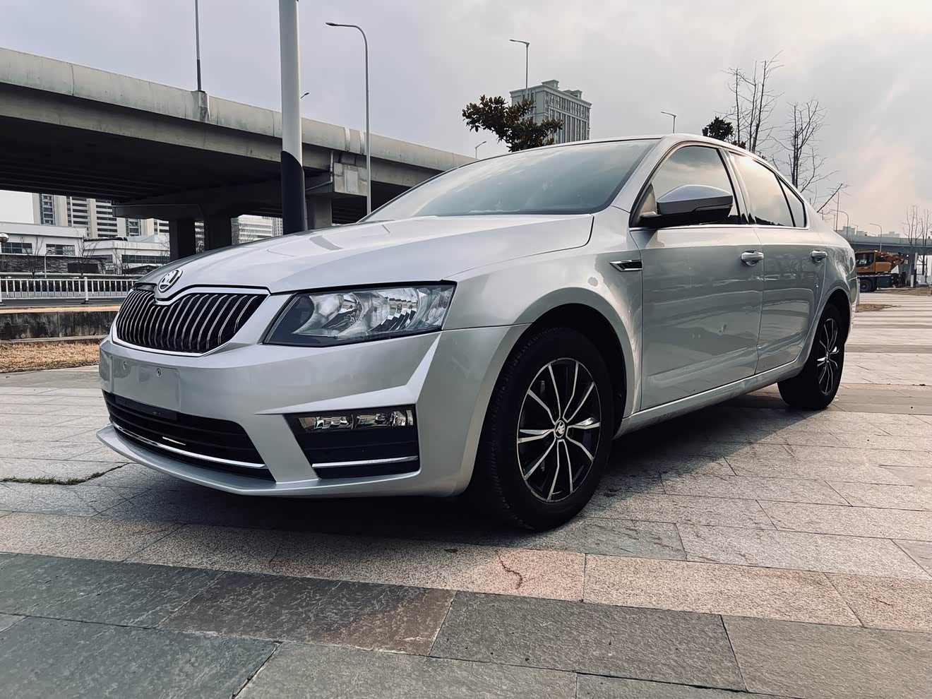 Skoda Octavia 2016 car image 
