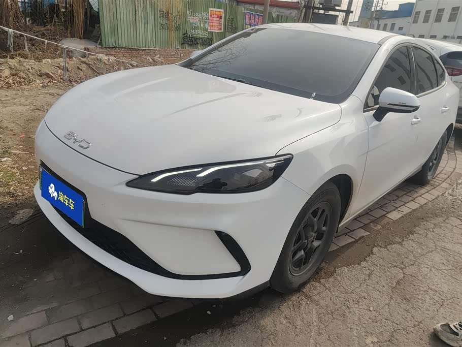 BYD Seal 05 DM-i 2025 car image 