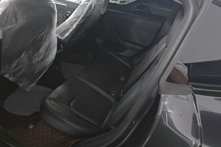 Tesla Model Y 2025 car image #13
