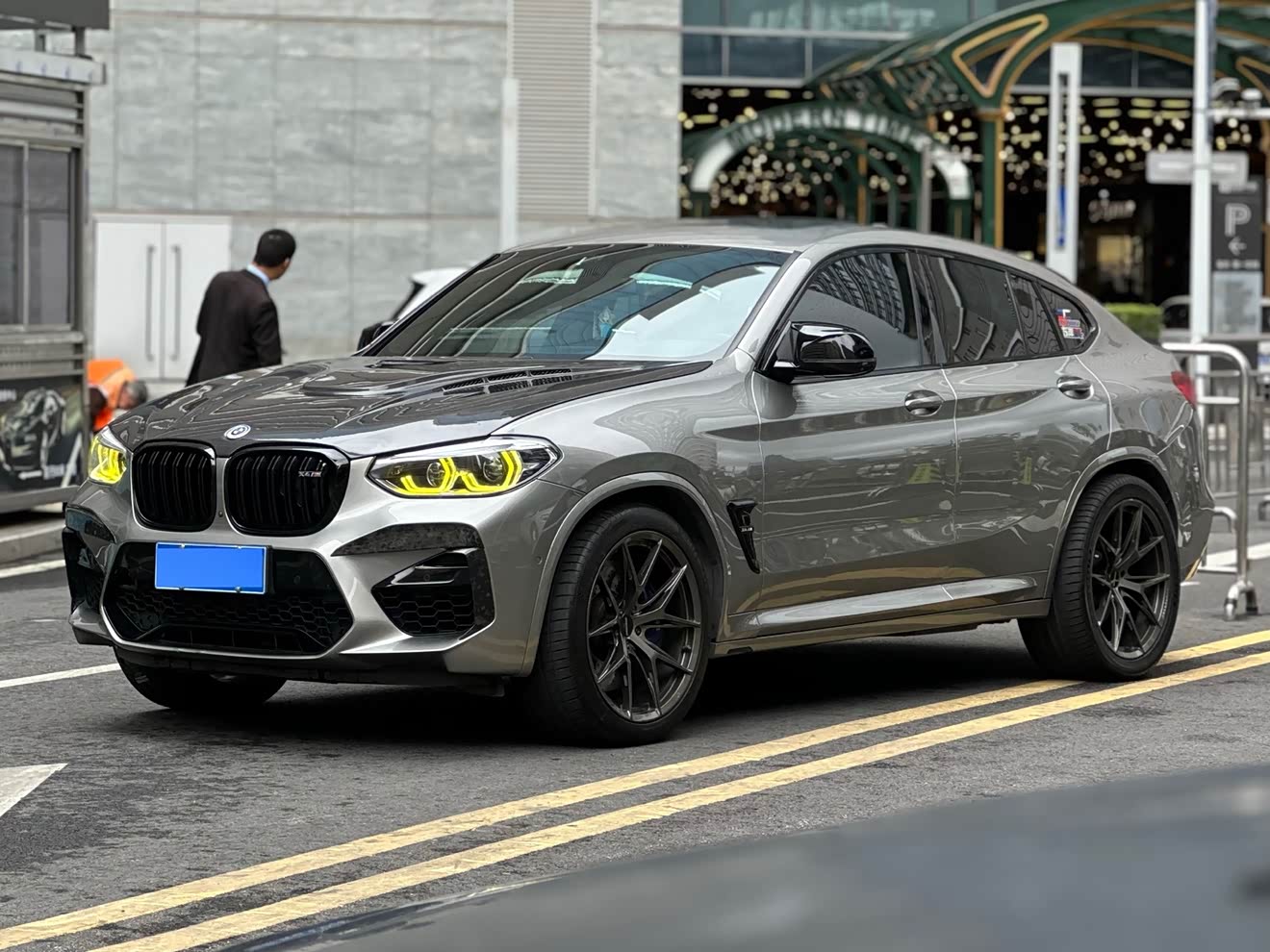 BMW X4 M 2021 汽车图片 