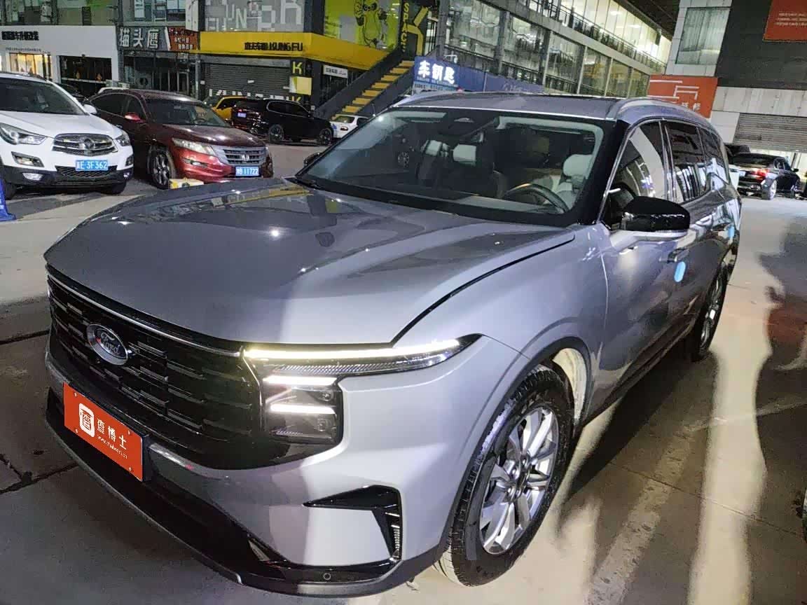 Ford Edge 2024 immagine di auto 