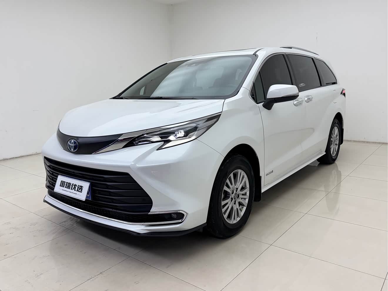 Toyota Sienna 2022 汽车图片 
