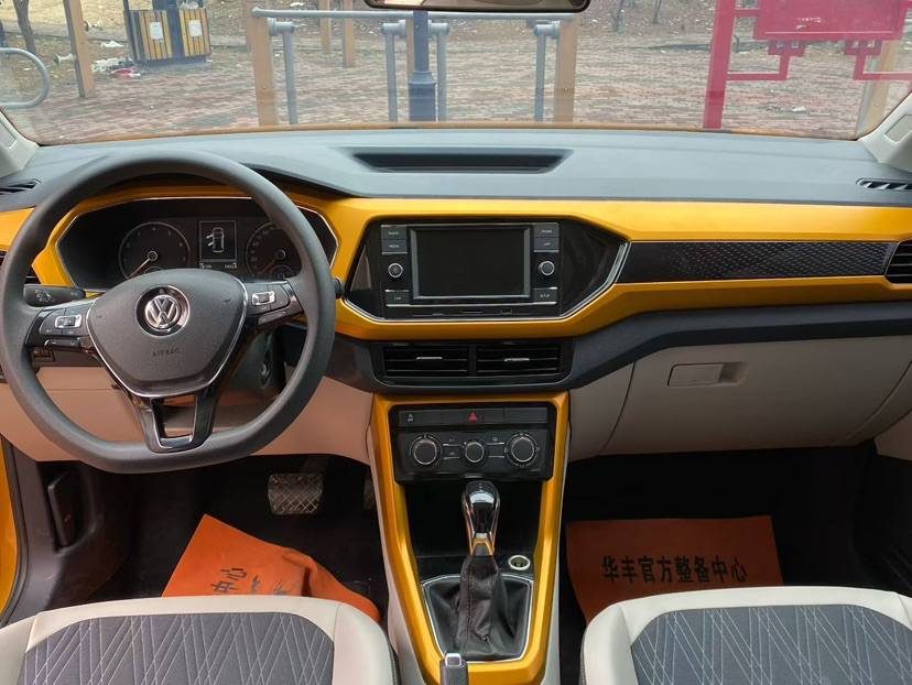 Volkswagen T-Cross 2019 #9 Volkswagen T-Cross 2019 car image #9