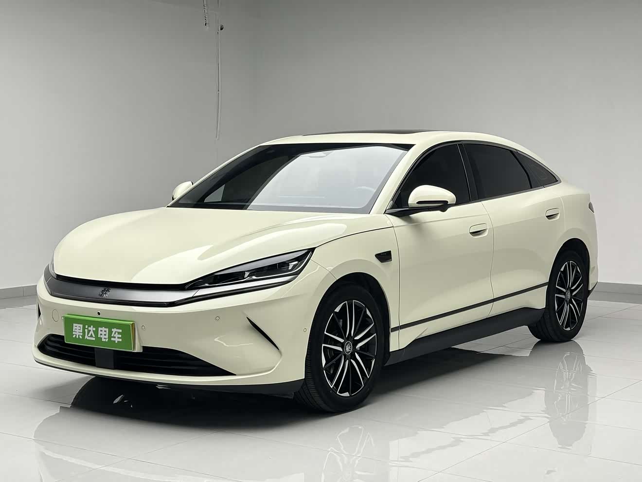 BYD Qin L 2025 immagine di auto 