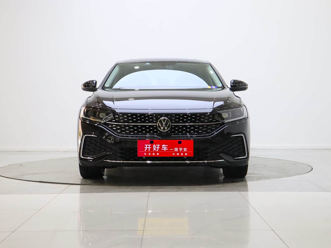 Volkswagen Passat 2025 صورة سيارة 