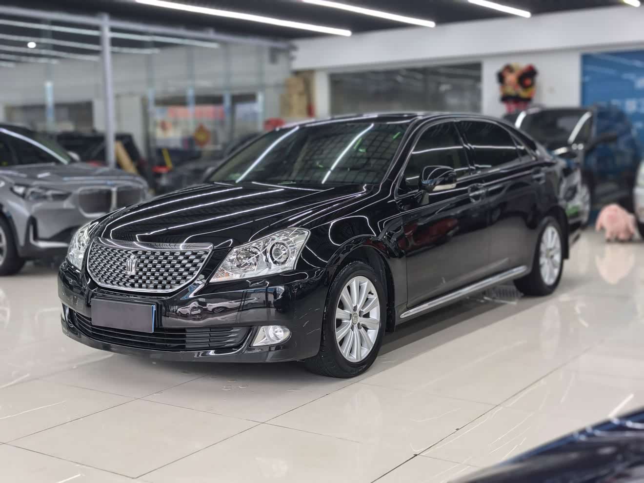 Toyota Crown 2011 汽车图片 