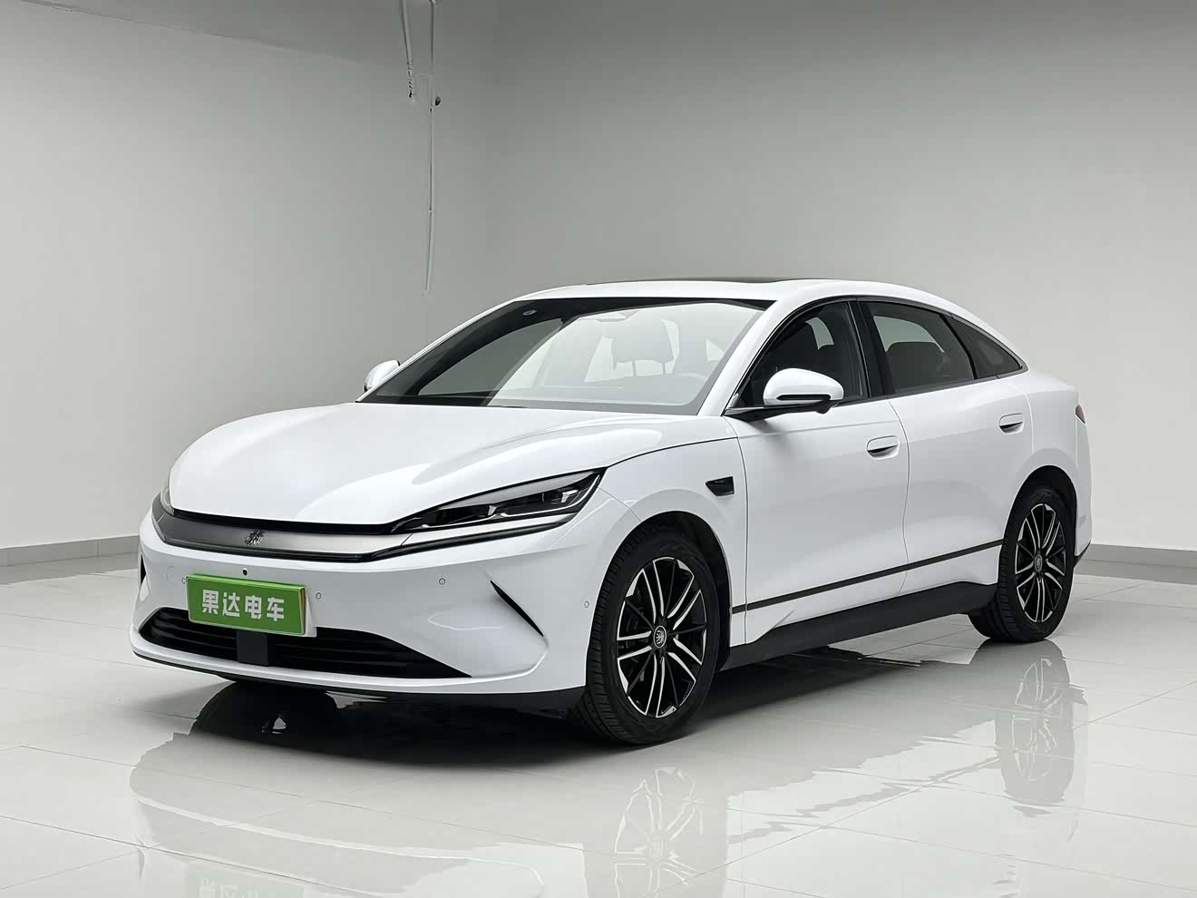 BYD Qin L 2025 immagine di auto 