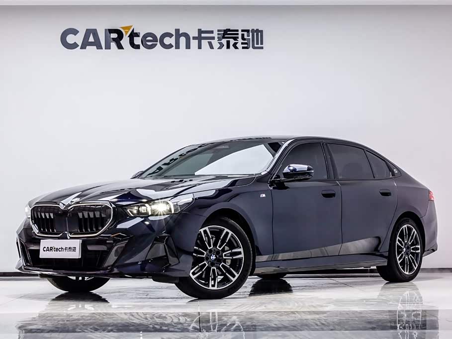 BMW 5 Series 2025 car image 