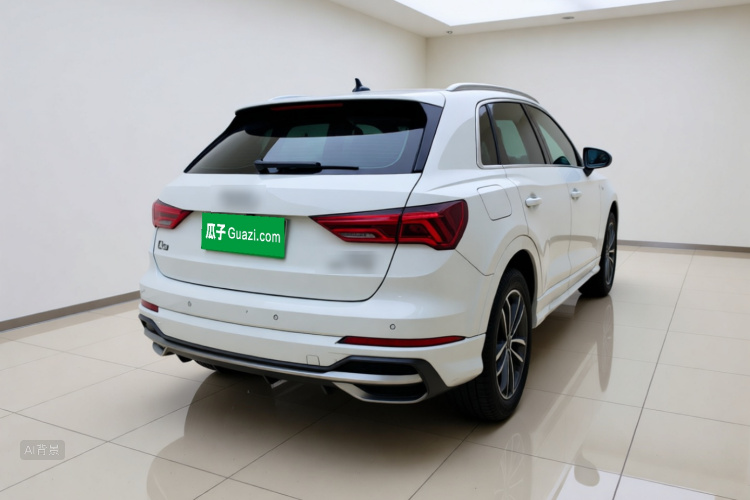 Audi Q3 2023 car image #7