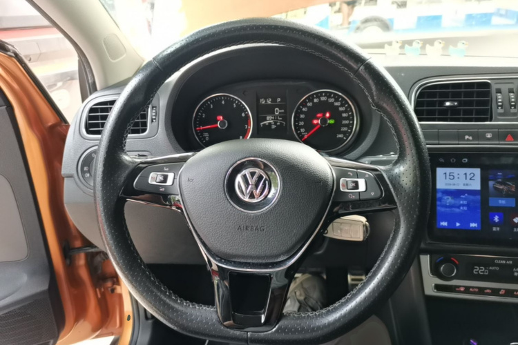 Volkswagen Polo 2016 car image #11