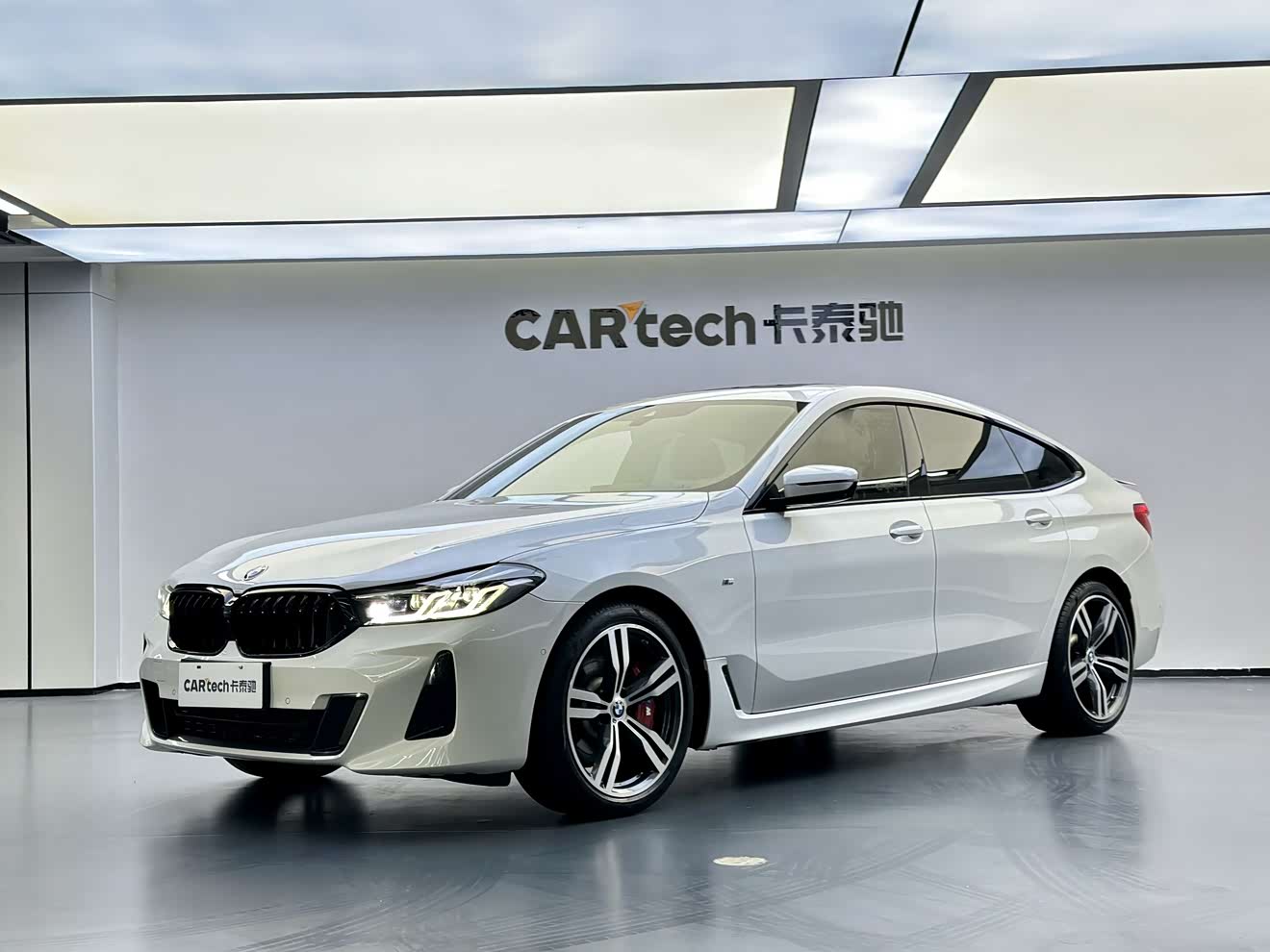 BMW 6 Series GT 2022 汽车图片 