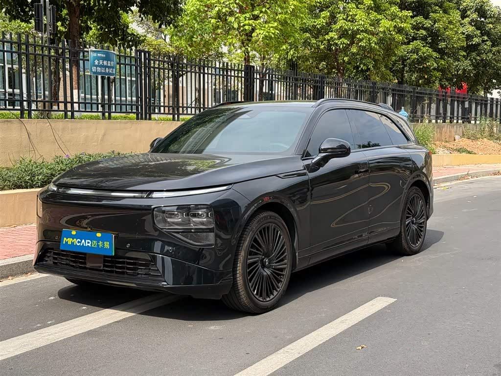 Xpeng G9 2025 car image 