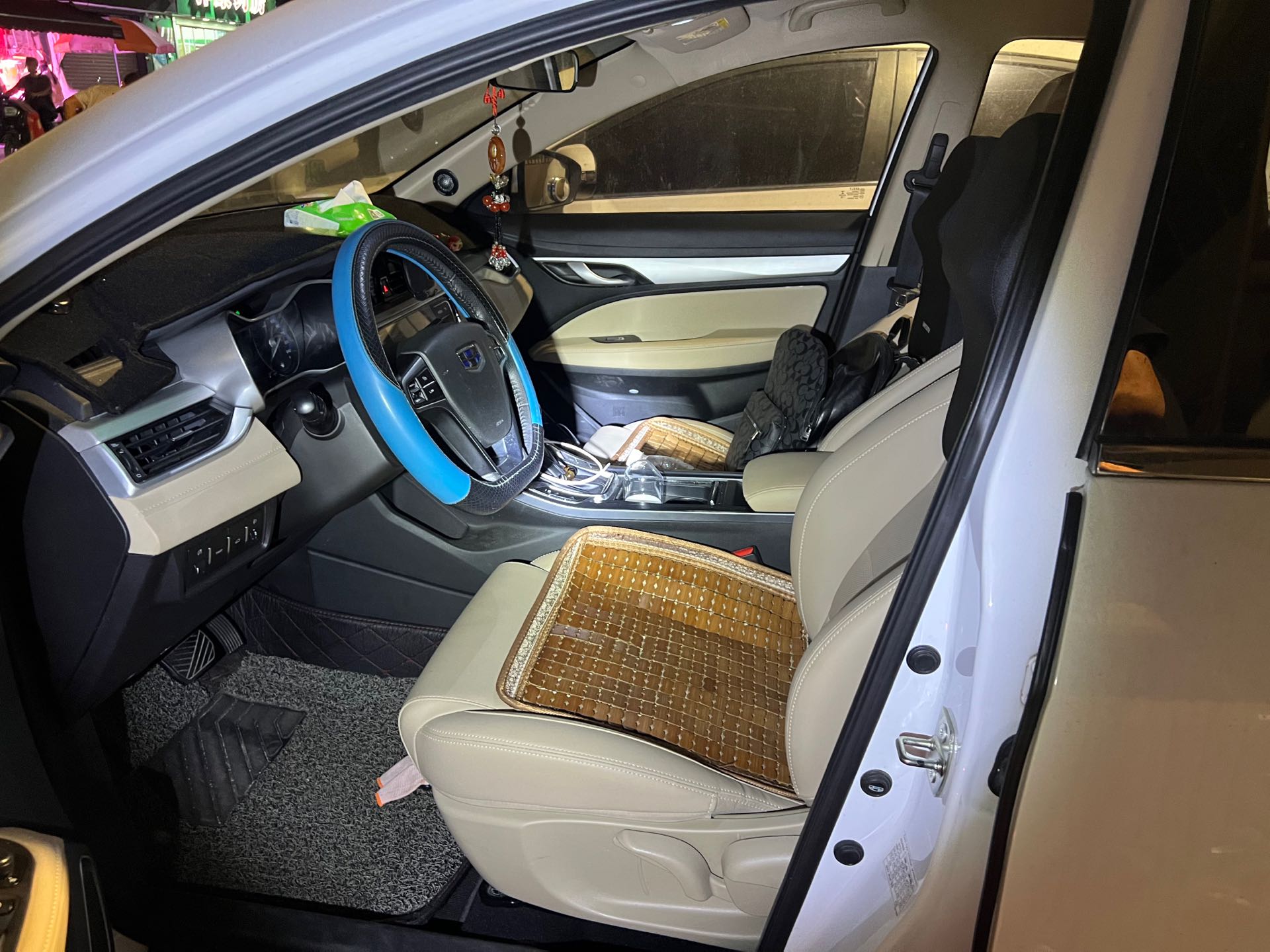 GEELY Emgrand 2018 #4 GEELY Emgrand 2018 صورة سيارة #4