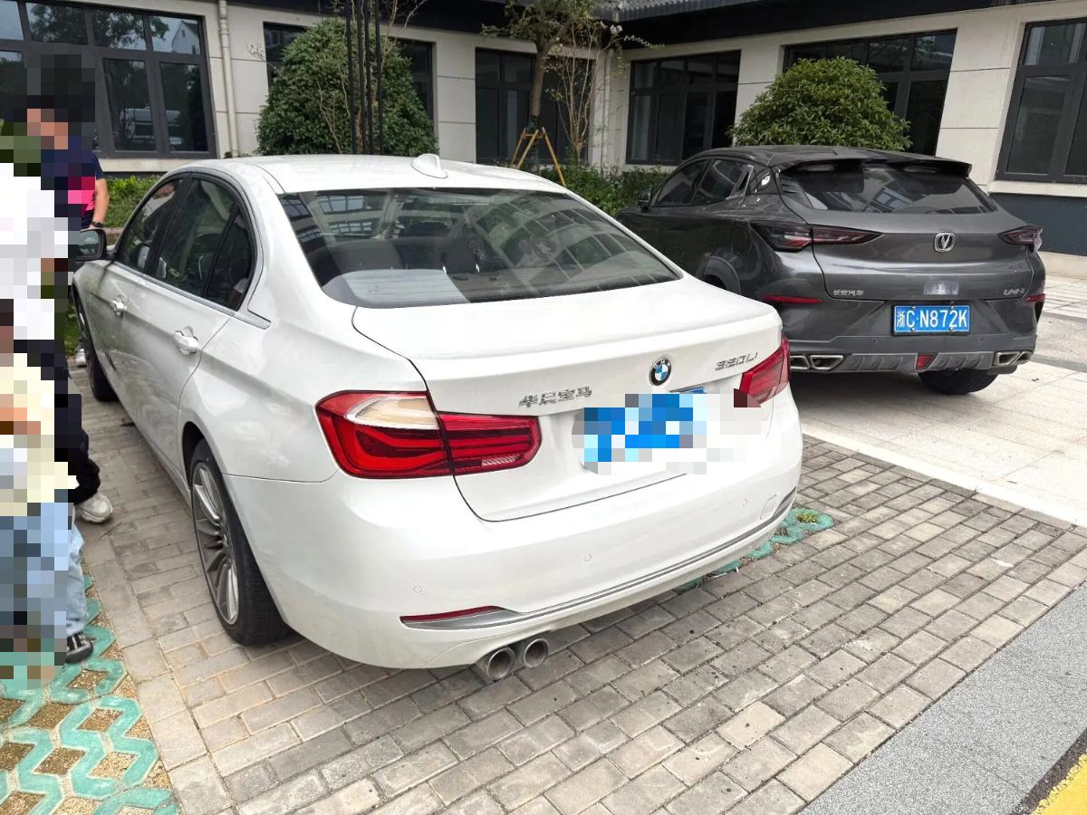 BMW 3 Series 2019 car image #6
