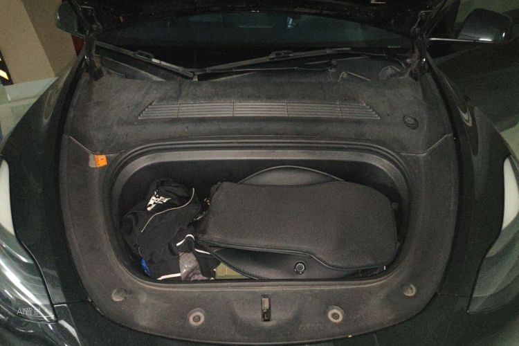 Tesla Model Y 2021 car image #22