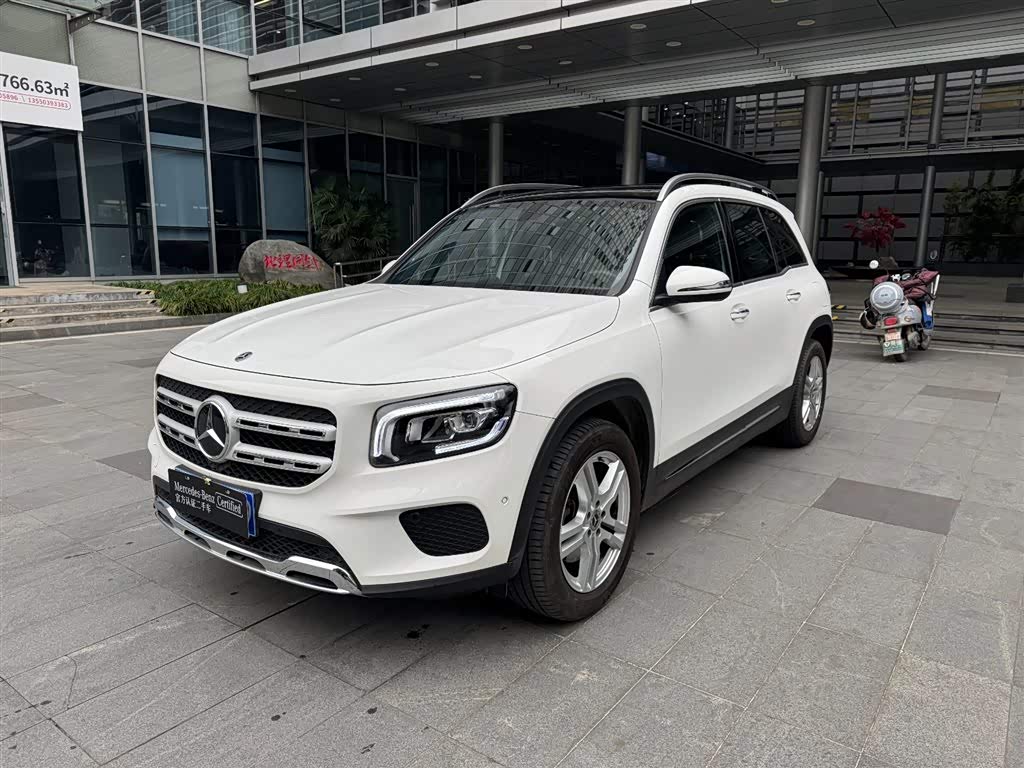 Mercedes-Benz GLB Class 2023 car image 