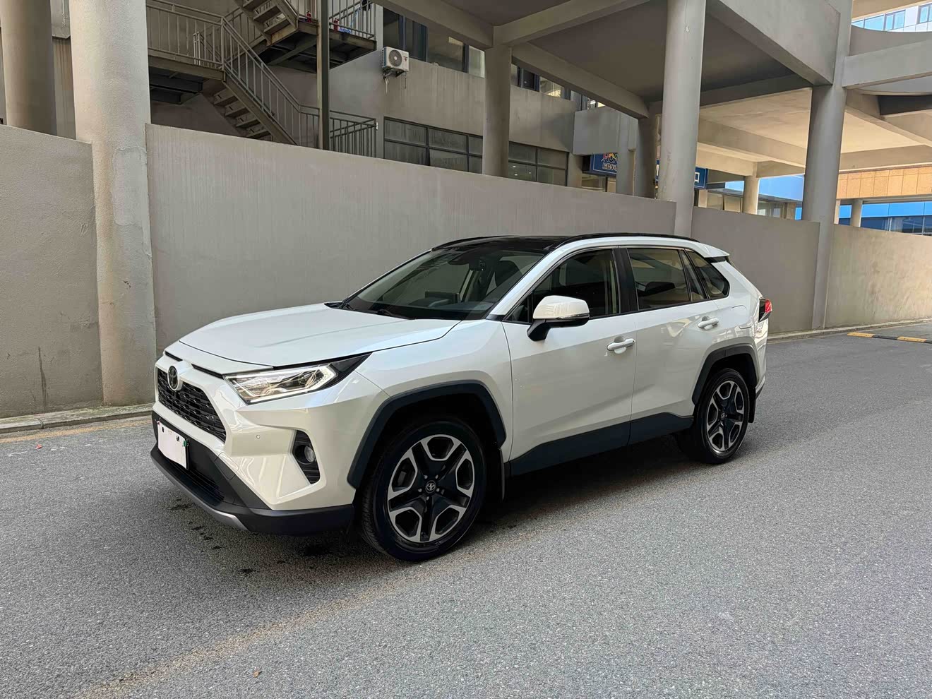Toyota RAV4 2020 Toyota RAV4 2020 car image