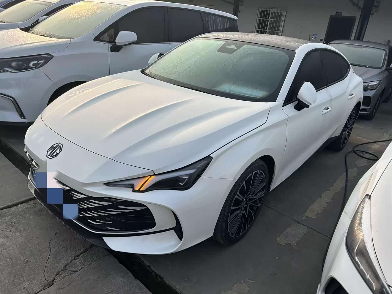 MG 7 2023 immagine di auto 