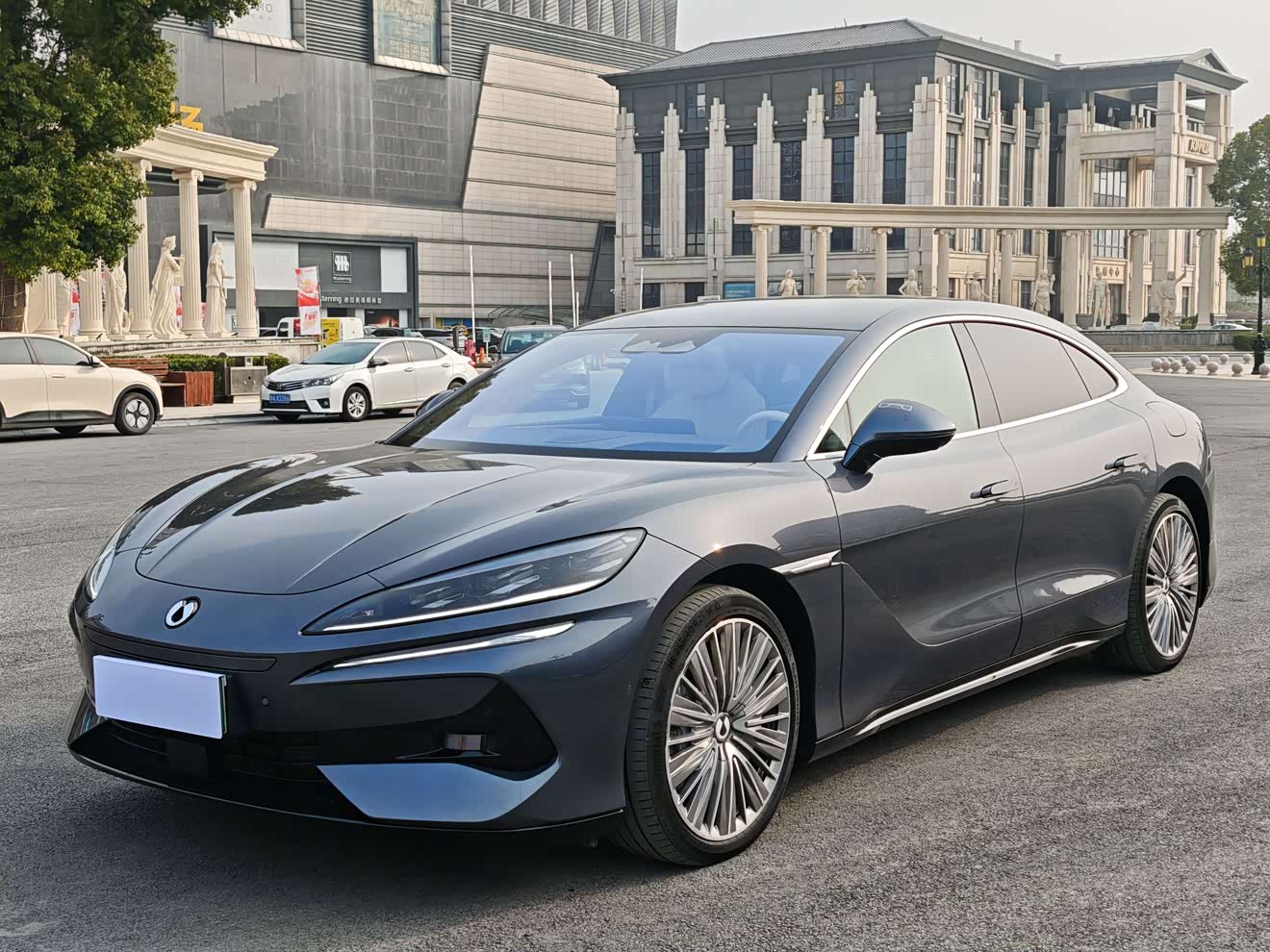 Denza Z9 2024 immagine di auto 