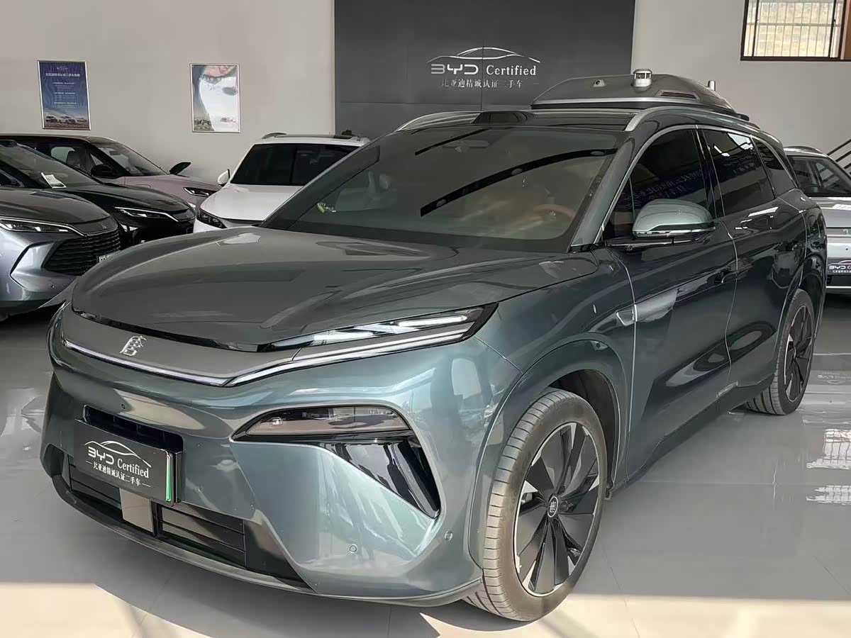 BYD Tang L 2025 immagine di auto 