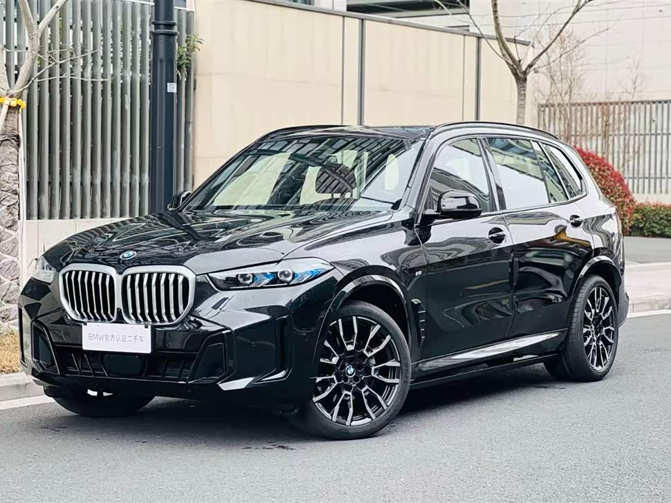 BMW X5 2025 汽车图片 