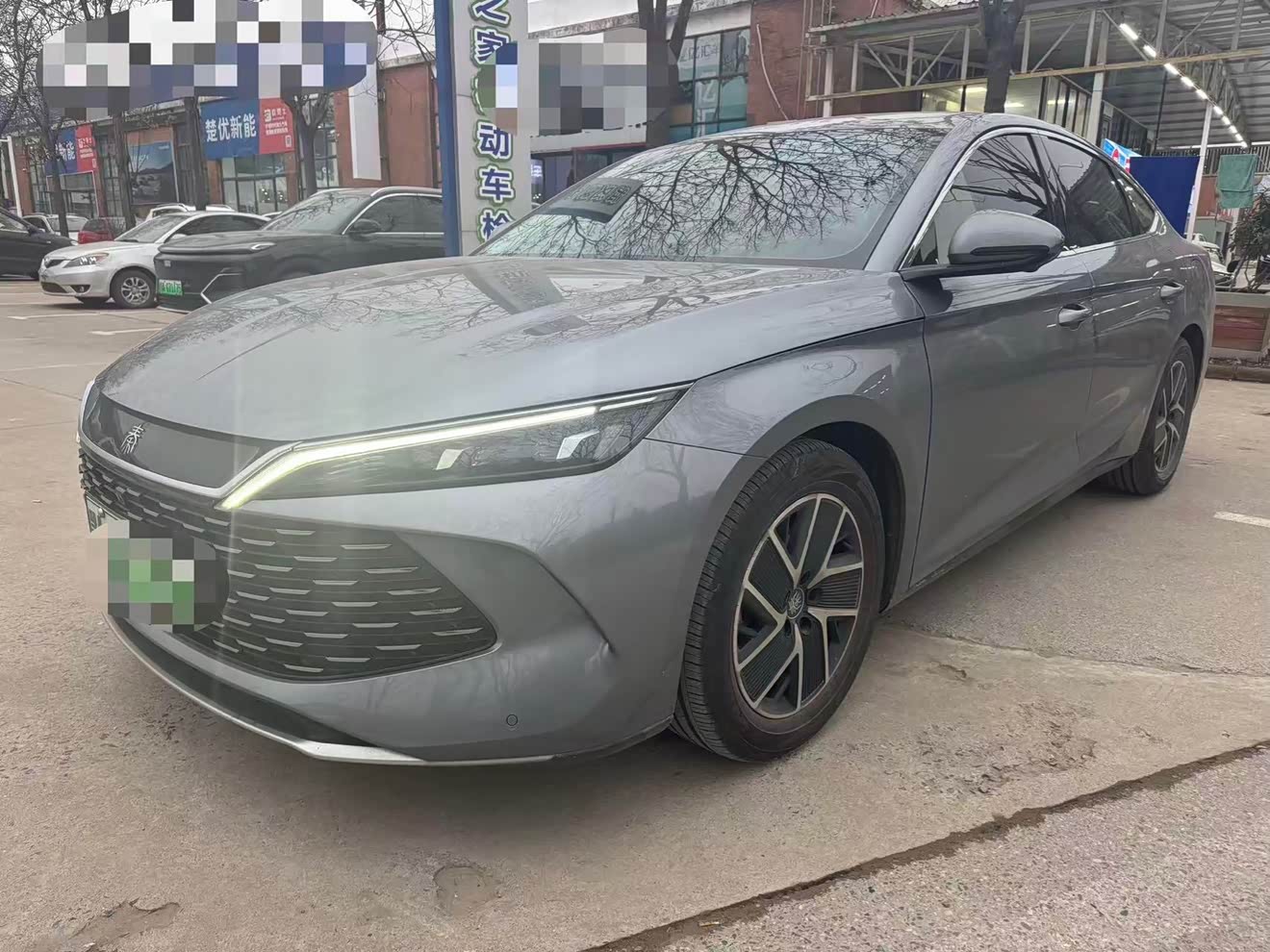 BYD Qin L 2024 immagine di auto 