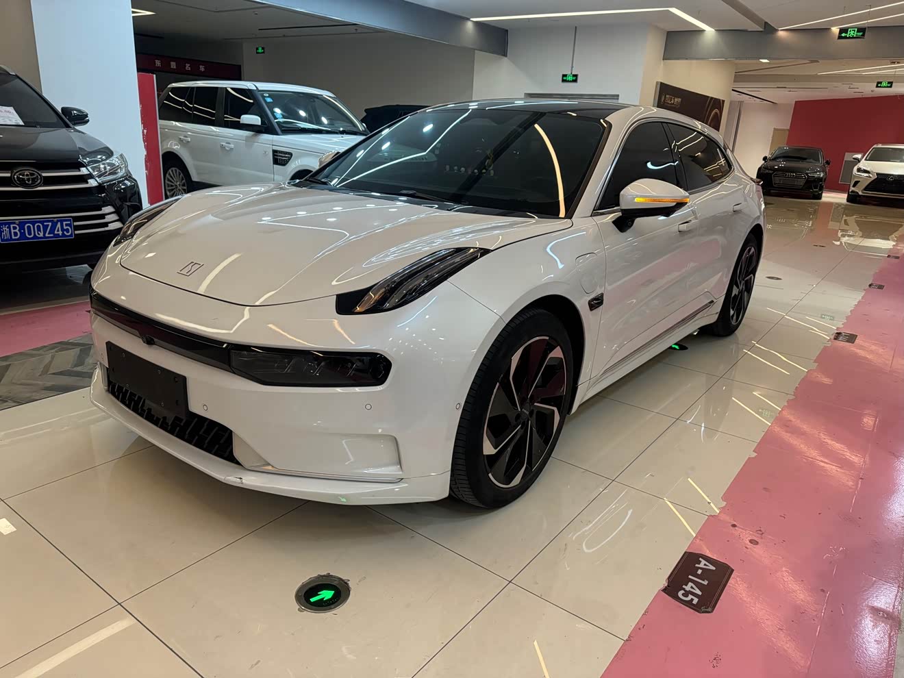 Zeekr 001 2023 汽车图片 