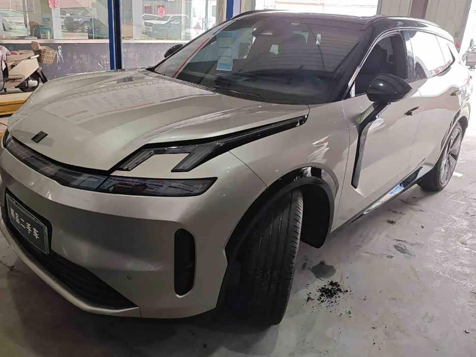 Lynk & Co 08 EM-P 2023 car image 