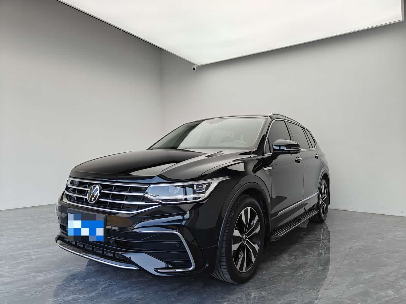 Volkswagen Tiguan L 2024 car image 