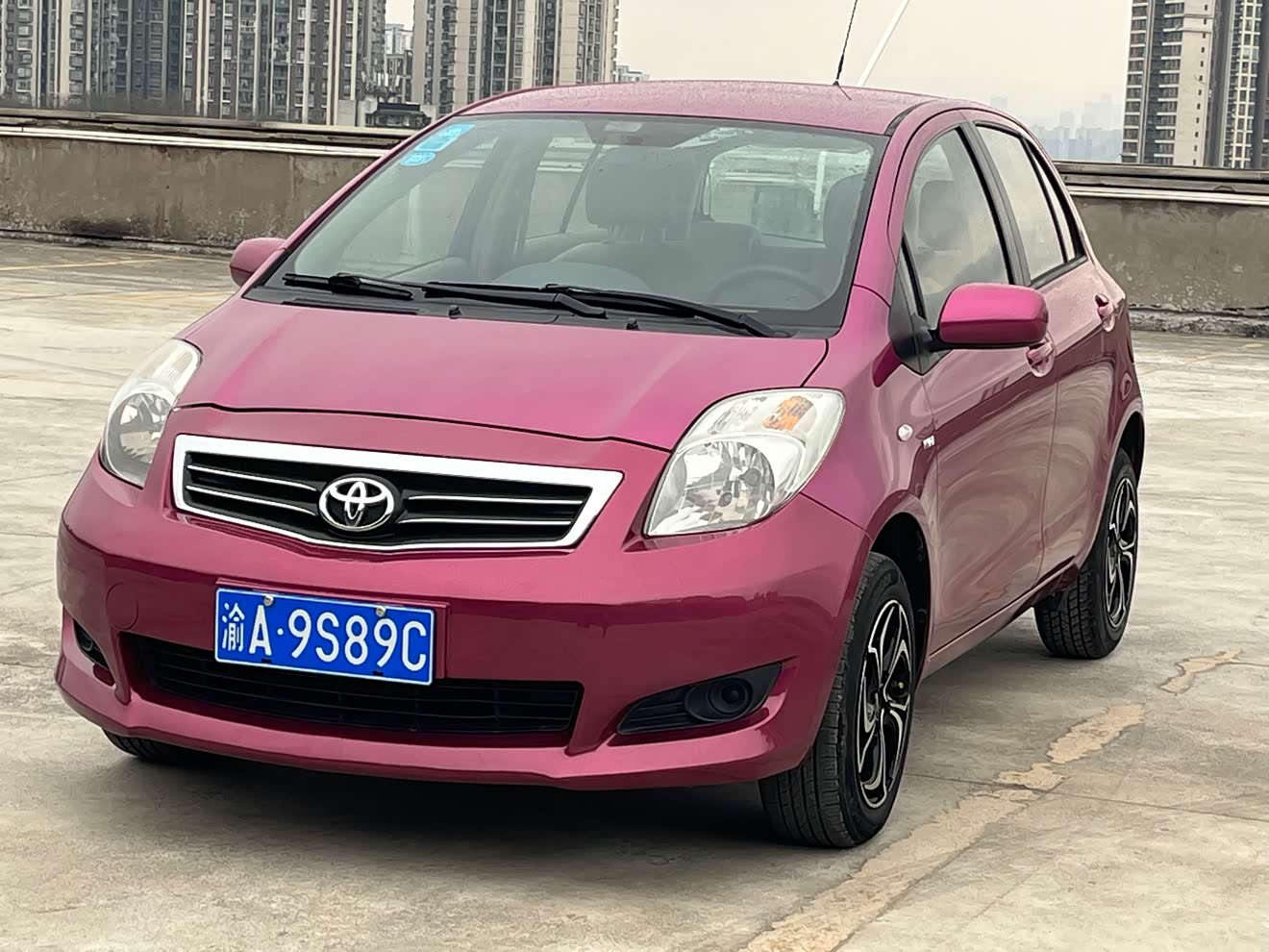 Yaris 2013 Yaris 2013 car image