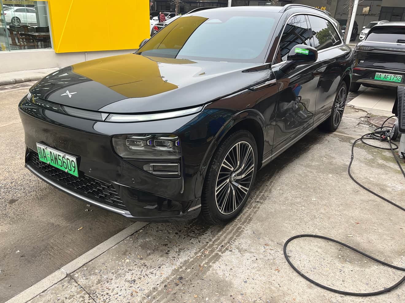 Xpeng G9 2024 car image 