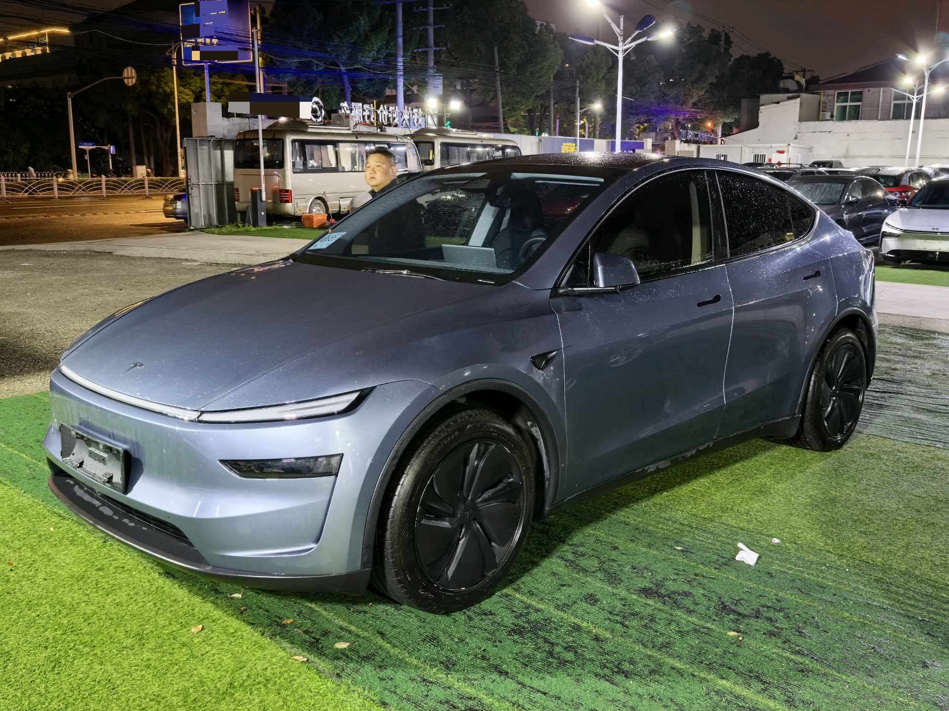Tesla Model Y 2025 Tesla Model Y 2025 car image