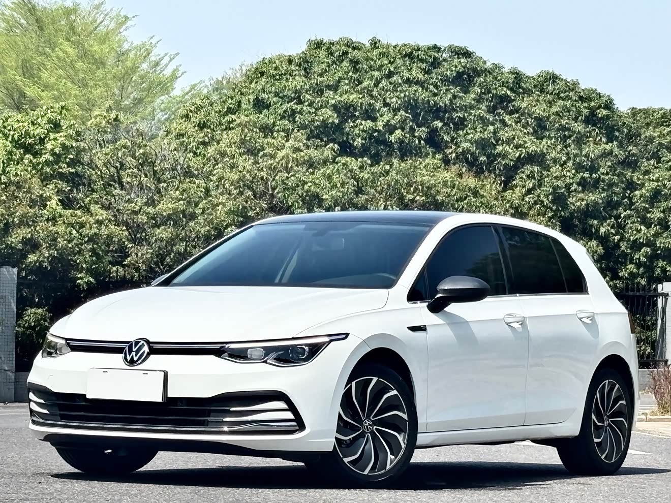 Volkswagen Golf 2023 car image 