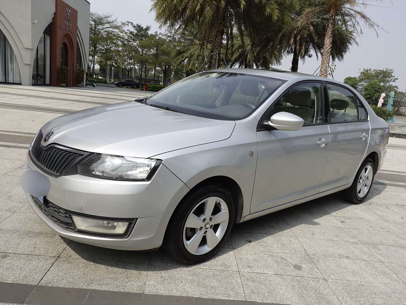 Skoda Rapid 2016 Skoda Rapid 2016 car image