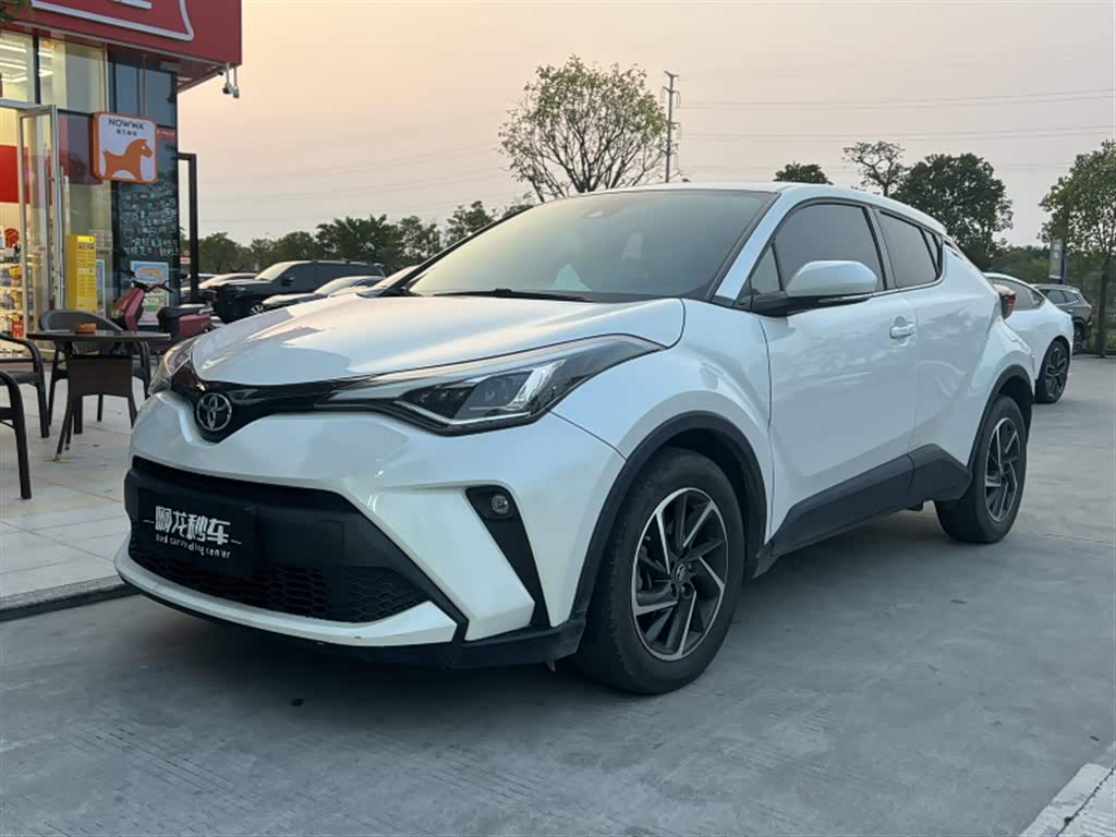 Toyota C-HR 2022 汽车图片 