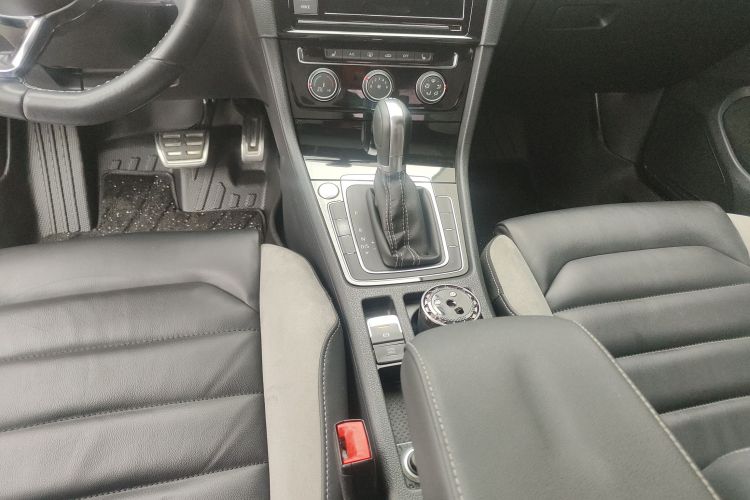 Volkswagen Golf 2019 #14 Volkswagen Golf 2019 car image #14