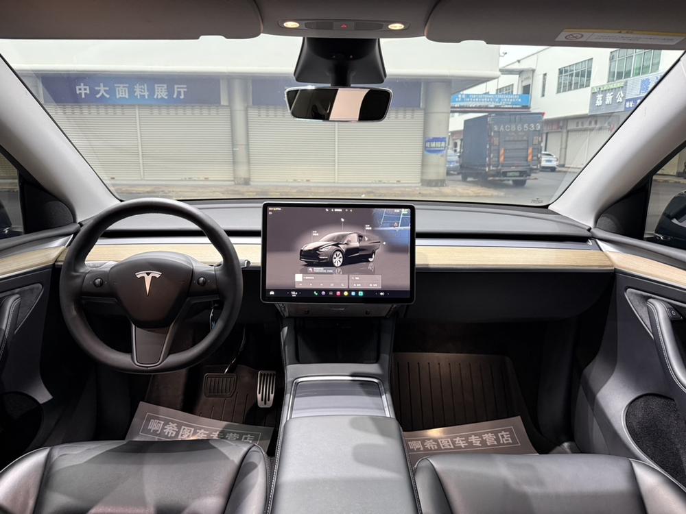 Tesla Model Y 2023 #19 Tesla Model Y 2023 car image #19